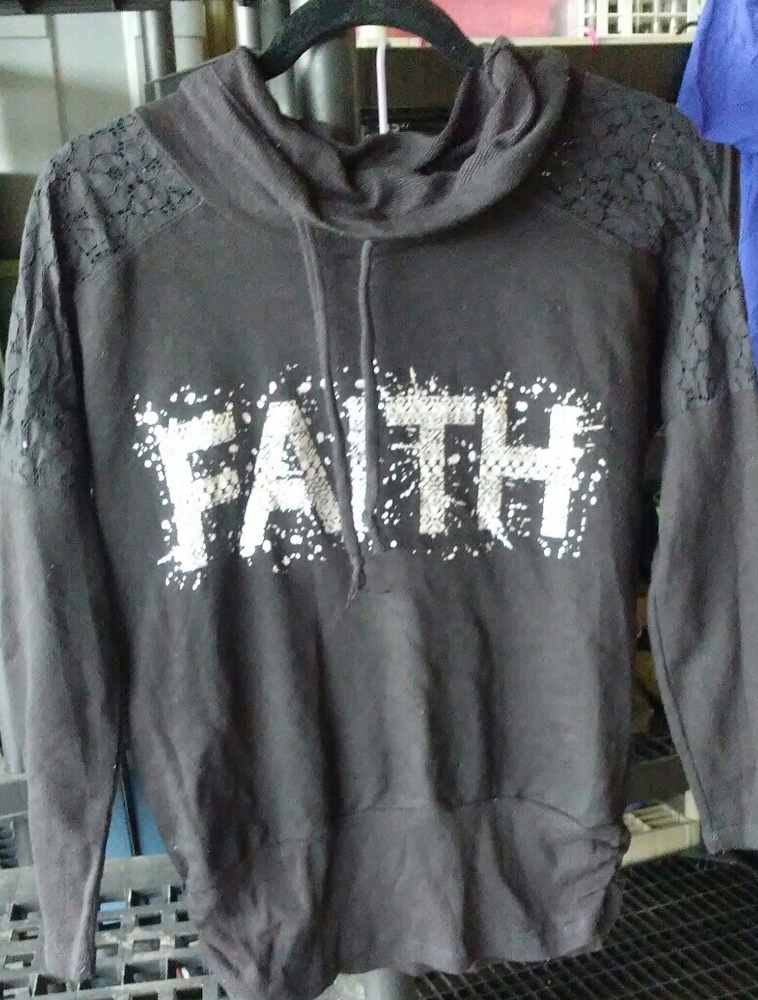 Med "FAITH" top
